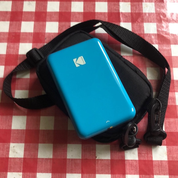 Kodak mini 2 HD printer with Case Easy set up great image quality take along - Picture 10 of 10